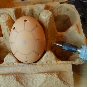 Use a Dremel MultiTool to make Pysanka (lace) eggs 