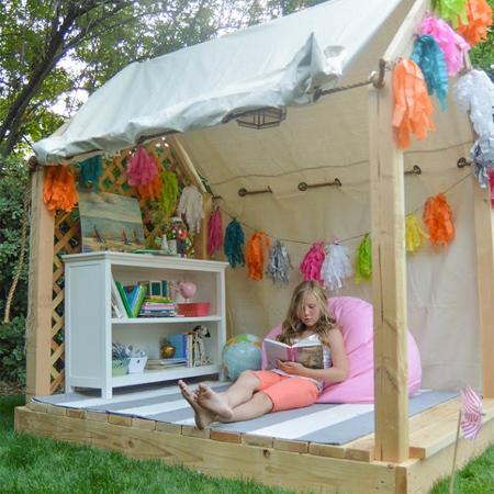 Reading playhouse wendy house corner for outdoor kids