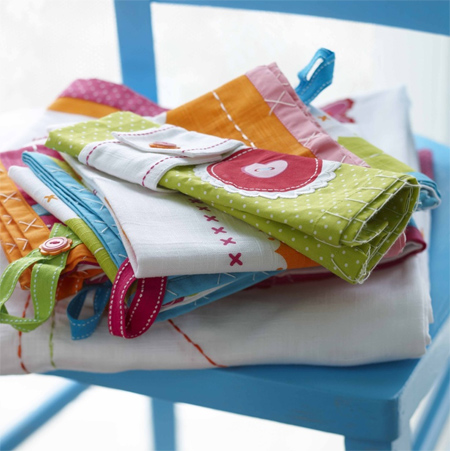Colourful ideas for a casual eat-in kitchen