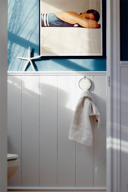 Guest bathroom with coastal style after 6mm supawood pine skirting moulding trim