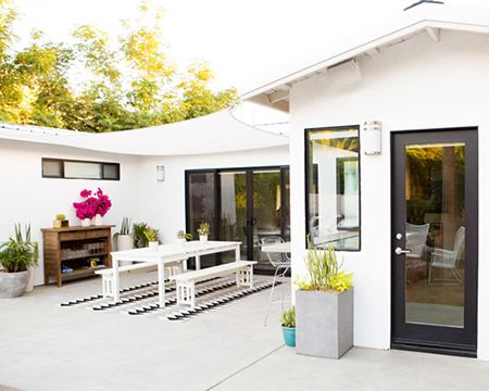 Transform your outdoors into an entertainment area 