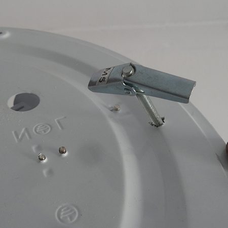 replacing incandescent light with CFL light fitting 