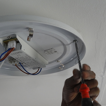 replacing incandescent light with CFL light fitting 
