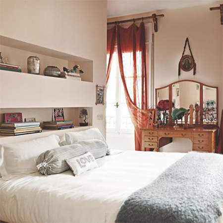 how to decorate warm comfortable cosy bedroom traditional