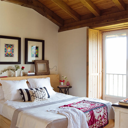 how to decorate warm comfortable cosy bedroom relaxed