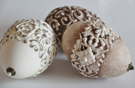 Elegant engraved lace eggs