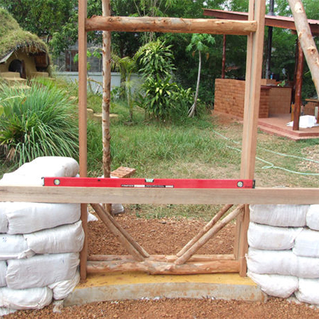 Build an earthbag rondavel