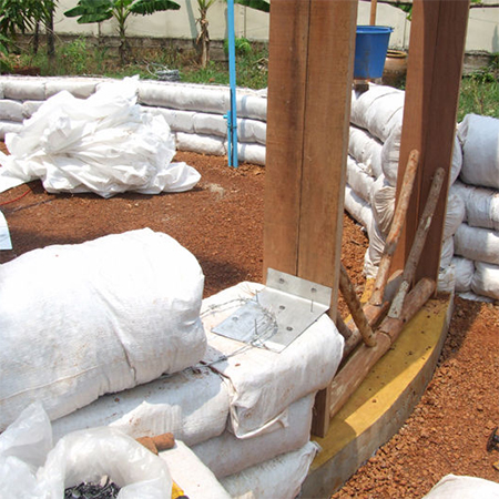 Build an earthbag rondavel