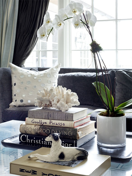 how to style a coffee table elegant