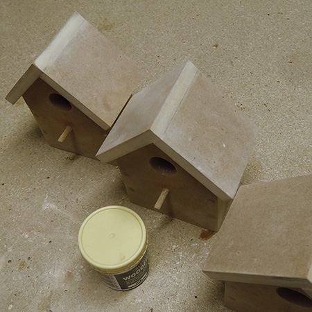 Pretty birdhouses with Rust-Oleum 2X Ultra Cover