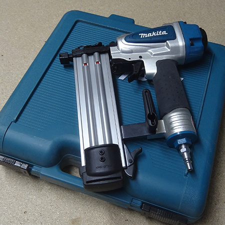 Using pneumatic tools for DIY with pneumatic nail gun from tools4wood