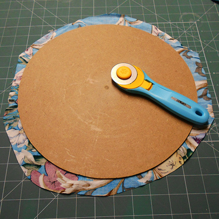 Make your own fabric wrapped chargers