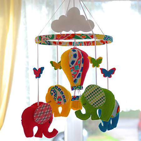 Ideas for felt nursery mobile