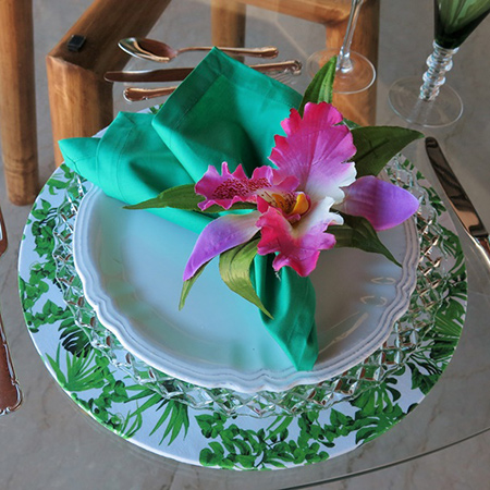 Make your own fabric wrapped chargers