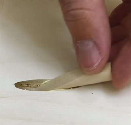 8. Now all you need to do is to add some wood filler to the pockethole and push in the plug. 