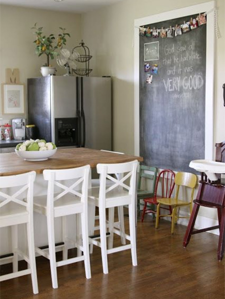 rustoleum chalkboard paint notice board in dining room