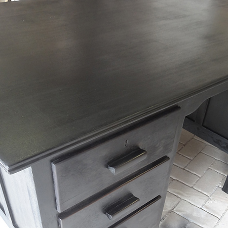 Old desk gets a Rust-Oleum 2x spray paint makeover with satin canyon black