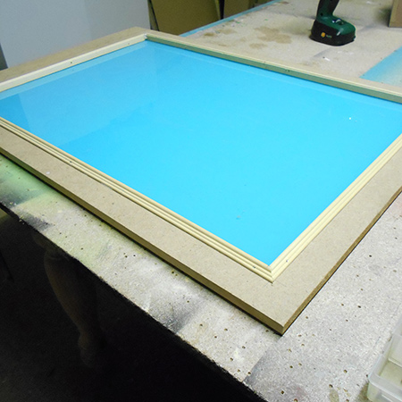 Glass memo board finished