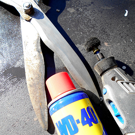 dremel rotary multitool and abrasive buffing accessory