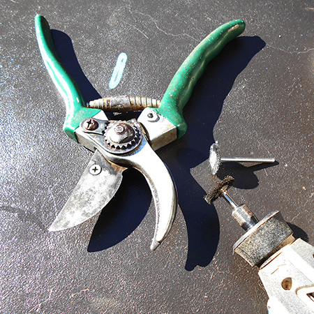 dremel rotary multitool and bristle brush