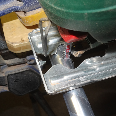 2. Mark the chrome pipe at 410mm and use a steel jigsaw blade to cut.