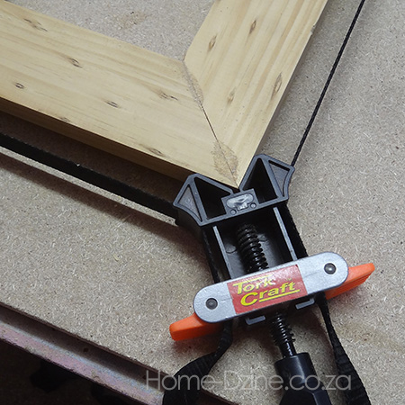 make a wooden picture or photo frame using pine and moulding tork craft strap clamp