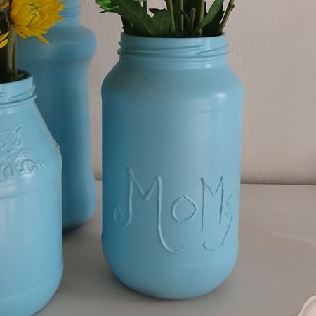 Upcycle glass food jars into colourful vases with rustoleum 2x spray paint