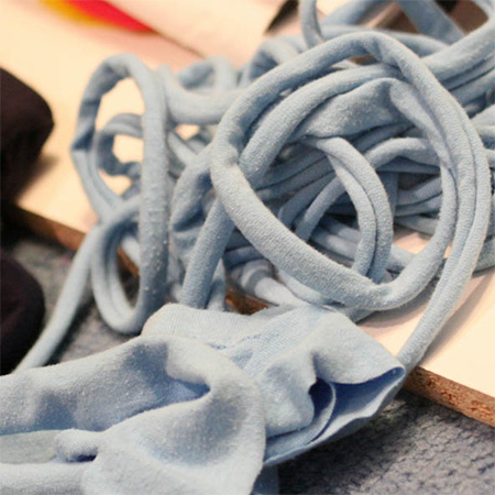 Make a rug using old t-shirts
