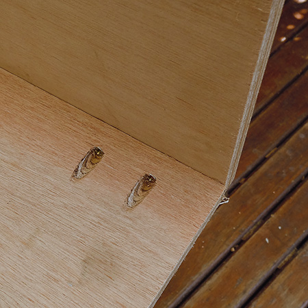 Portable laptop stand