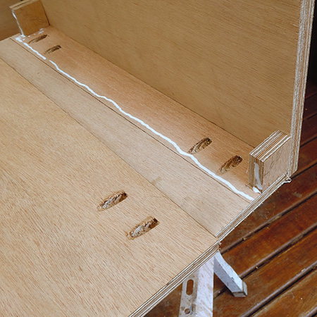 Portable laptop stand