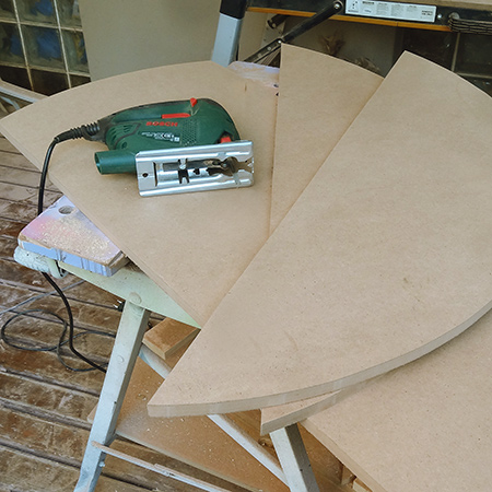 Make a round drop-leaf table