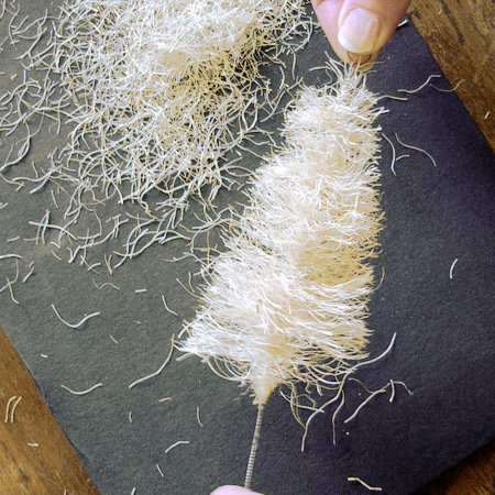 Make a sisal bottle brush Christmas tree