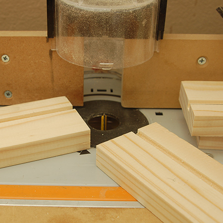 cut slots with router table