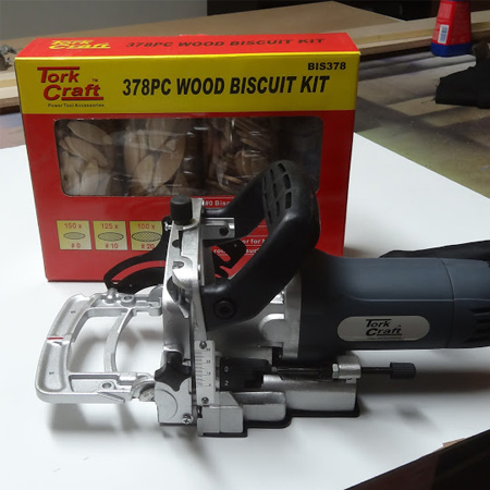 I can wax lyrical about how I cannot live without my biscuit joiner, but it's when we demo this tool at our DIY Divas workshops that it grabs the most attention. 