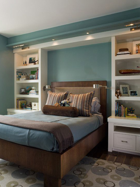 Storage ideas around the headboard with custom shelves