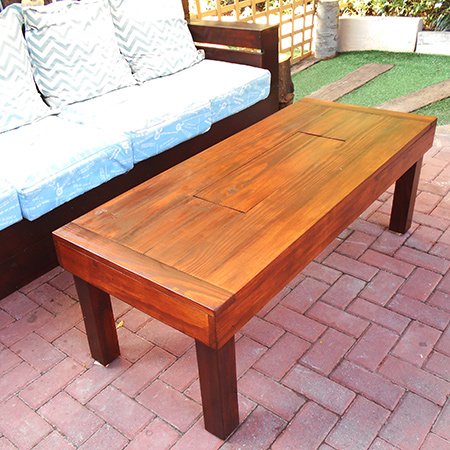 When not using the ice cooler simply pop on the lid for a practical outdoor table