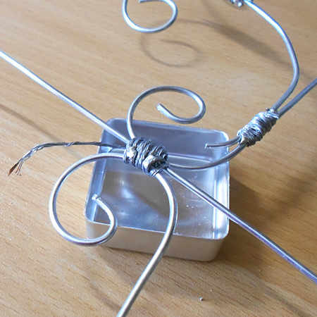 Decorative wire chandelier