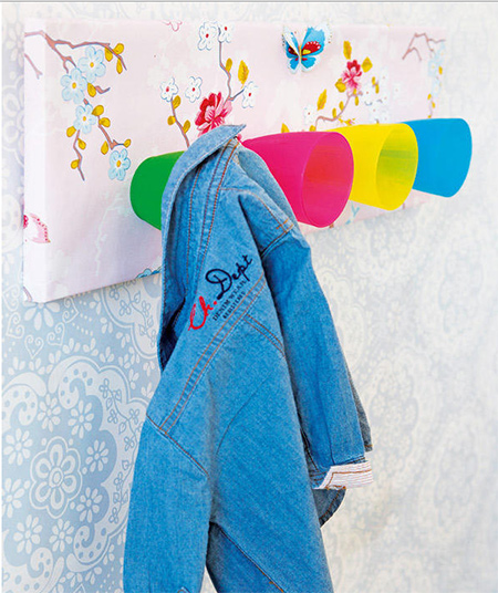 Easy and colourful coat hanger for child's bedroom