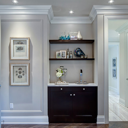 A disorganised bedroom filled with clutter is the last place to find a calm retreat. Eliminating clutter is not that difficult if you look at how to be more organised, or have space to add built-in cabnets.