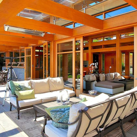 The indoor living and dining areas flow seamlessly onto the pergola topped verandah where the family can dine or relax outdoors on hot summer days.