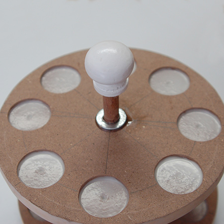 16. Use epoxy adhesive to secure the knob firmly in place.&nbsp;
