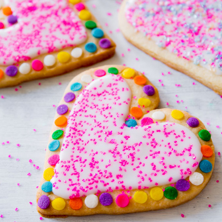 Fun Valentine crafts for moms and kids