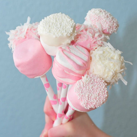 Fun Valentine crafts for moms and kids