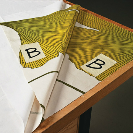 Make a fabric room divider 