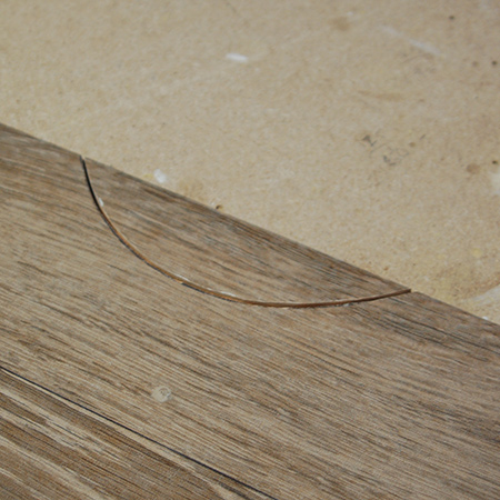 Easy method for cutting curves in tiles