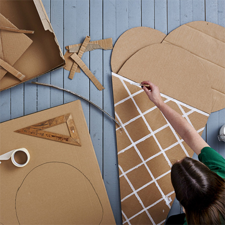 There was a time when play was simple. Children had hours of fun playing with nothing more than a cardboard box. We put together some creative ways to encourage kids to use their imagination with just a couple of cardboard boxes. Have fun!