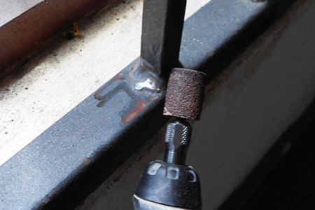 Use 60-grit sanding rings to remove burrs and rough edges from welded projects, or to remove paint in difficult areas.