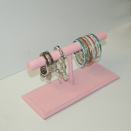 Rust-Oleum 2X is available in so many colour options, both satin and gloss, and you will find the full range at your local Builders Warehouse. Remember to shake the can well before use and apply in a well-ventilated space, or outdoors.&nbsp;