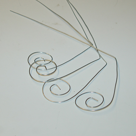 Make a wire cupcake stand