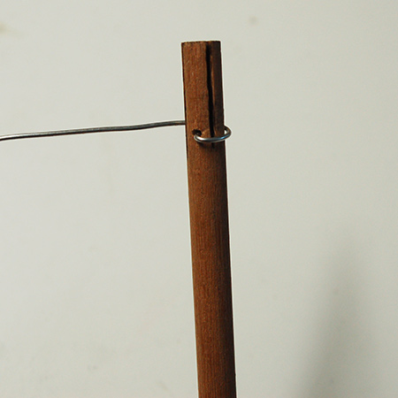 Make a wire cupcake stand